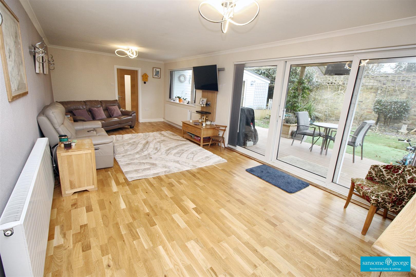 3 bed property in Longleat Drive, Tilehurst